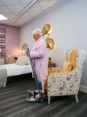 Picture of Mackworth Raiser (Single Knee Pad) - Sit to Stand